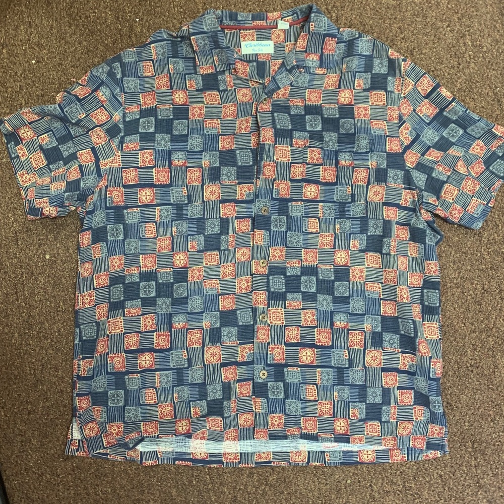 Men’s Caribbean button down shirt.